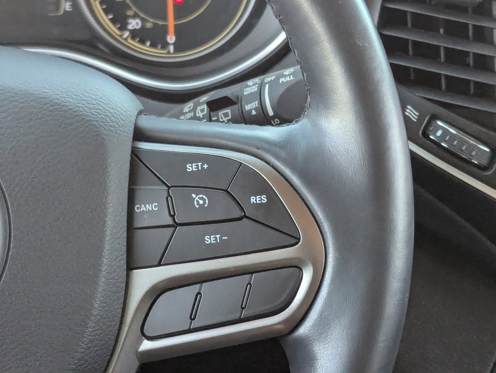 Used 2021 Jeep Cherokee Latitude Lux image 25