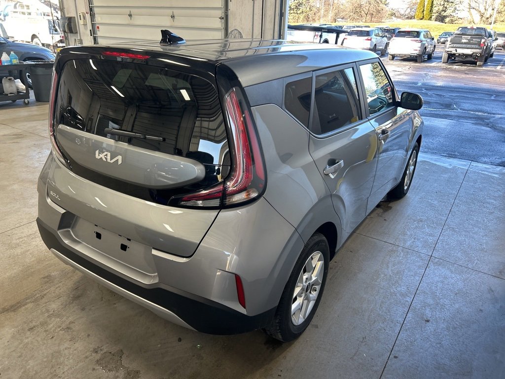 Used 2025 Kia Soul LX w/ LX Technology Package image 6