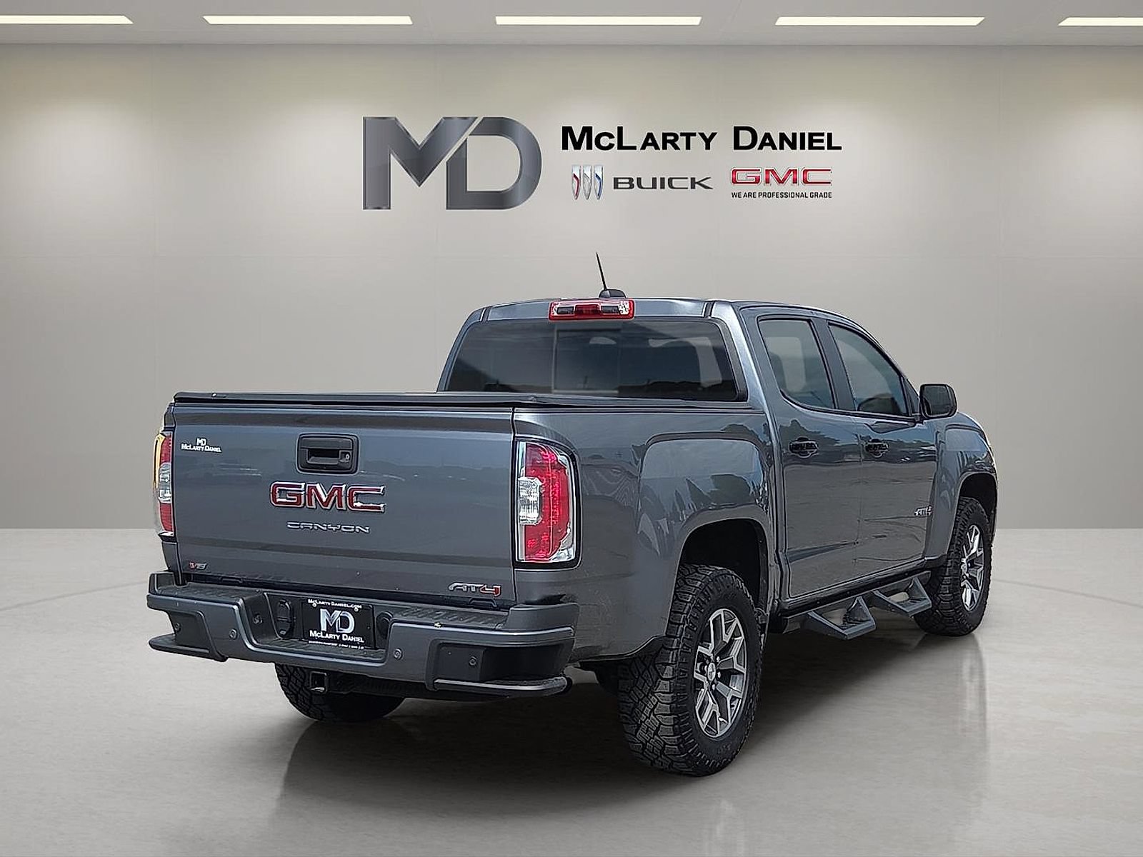 Certified 2022 GMC Canyon AT4 w/ Trailering Package AWD/4WD image 14