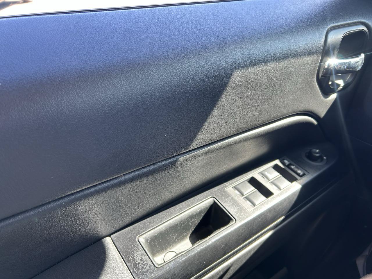 Used 2015 Jeep Patriot Latitude AWD/4WD image 23