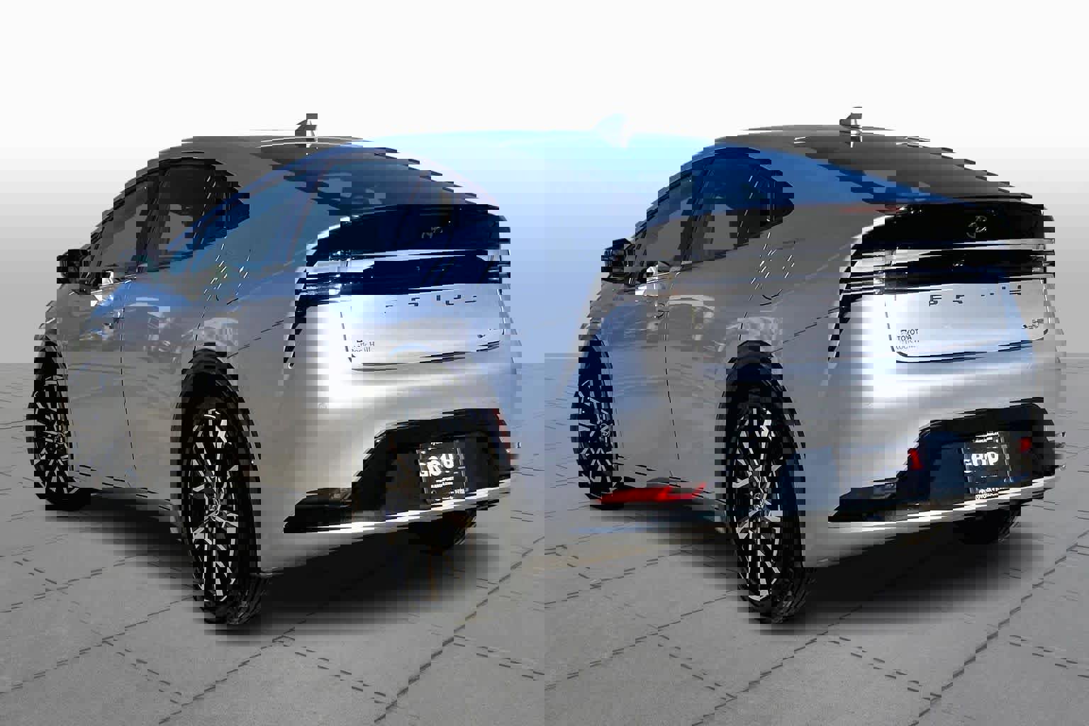 Used 2025 Toyota Prius Plug-In Hybrid image 12