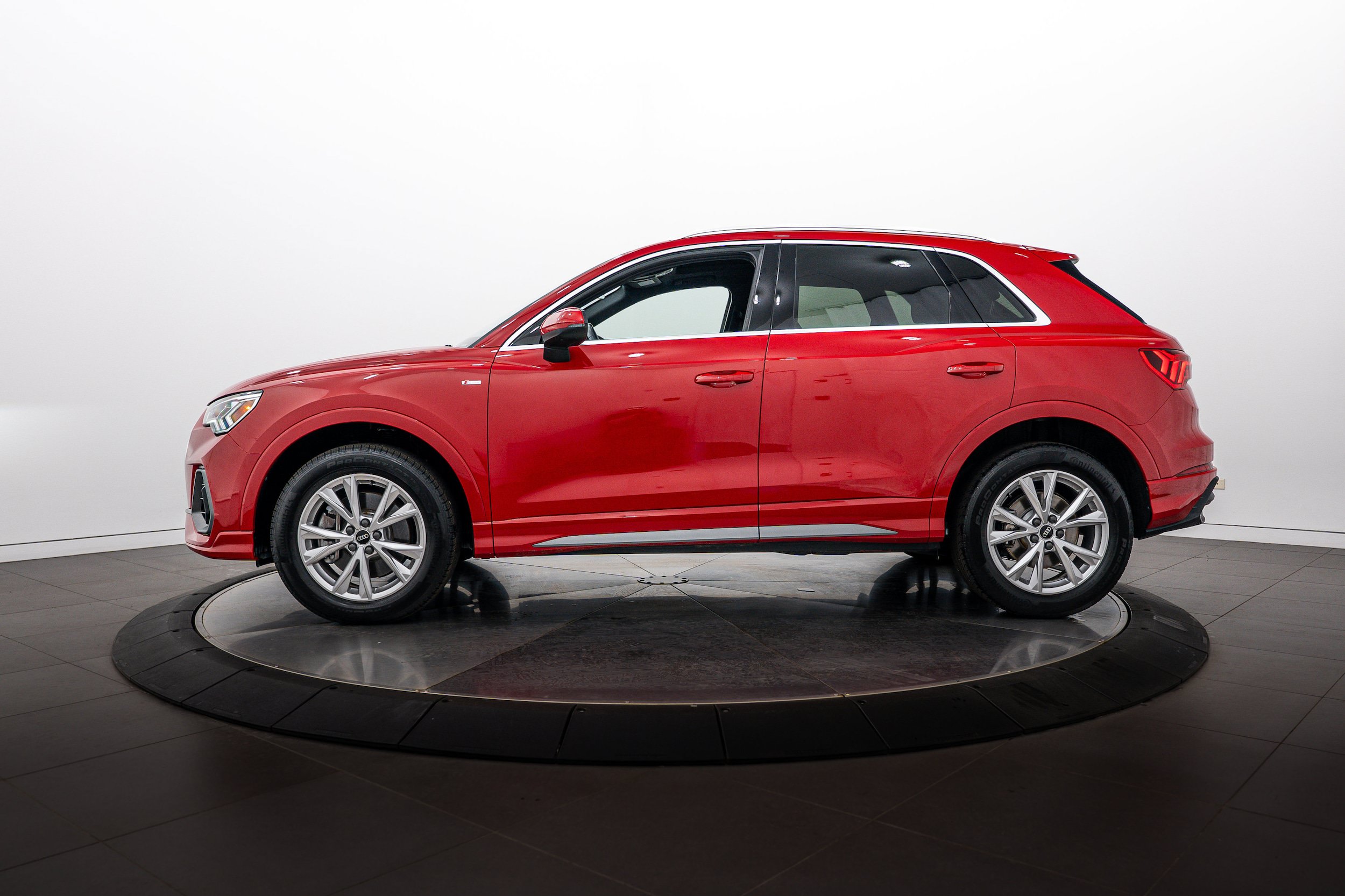 Certified 2023 Audi Q3 2.0T Premium Plus w/ Premium Plus Package AWD/4WD image 7