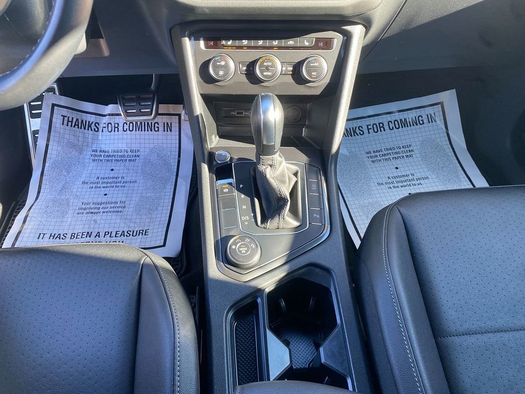 Used 2020 Volkswagen Tiguan SE R-Line image 22