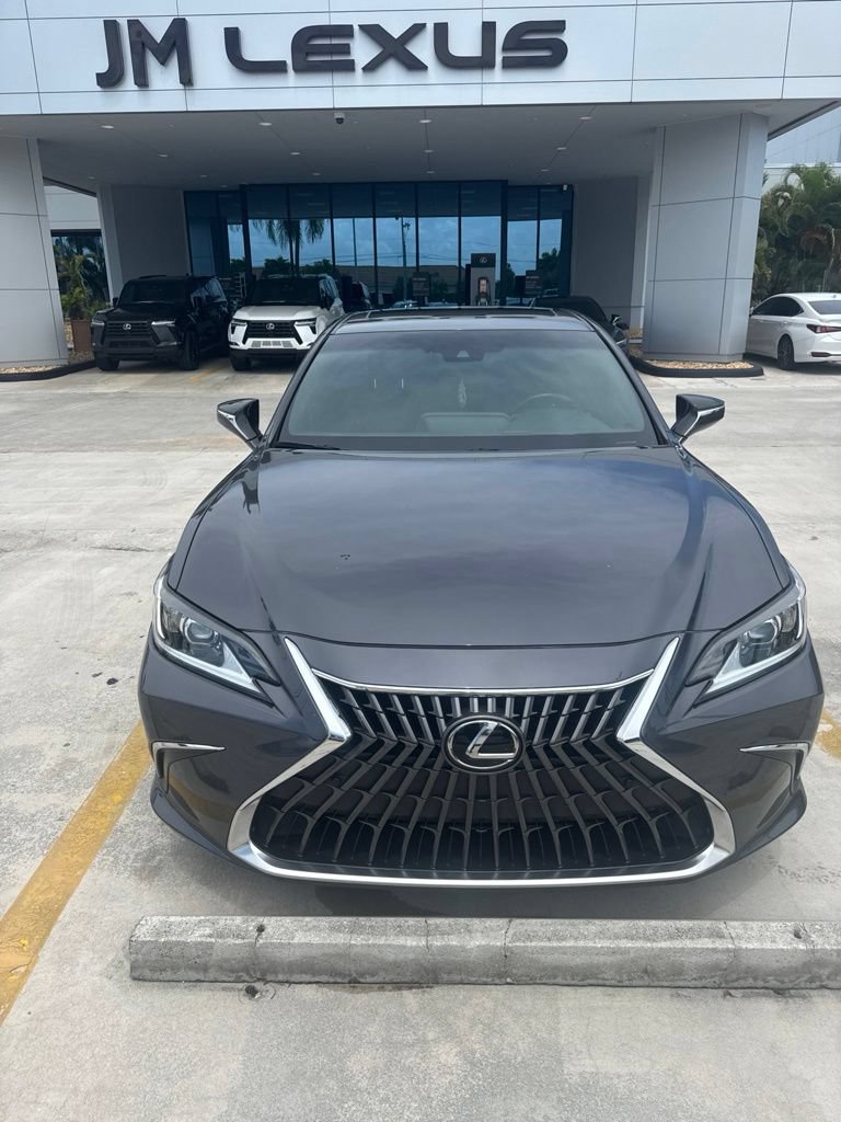 Used 2023 Lexus ES 350 w/ Premium Package FWD image 3