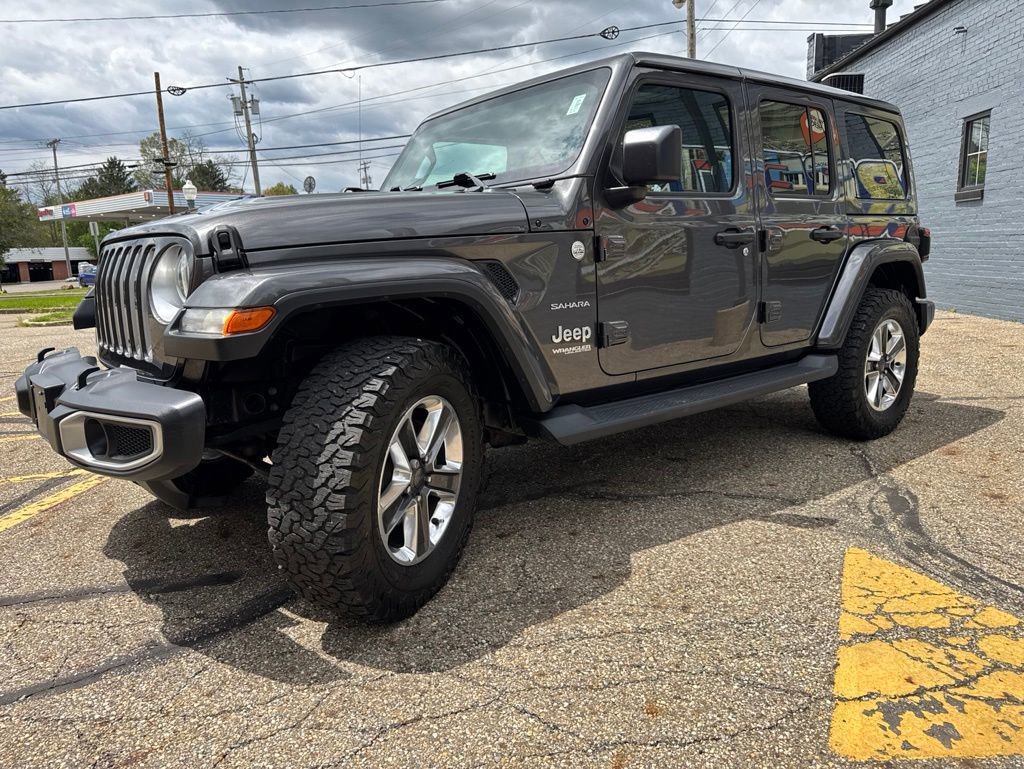 Used 2018 Jeep Wrangler Unlimited Sahara w/ Dual Top Group AWD/4WD image 2