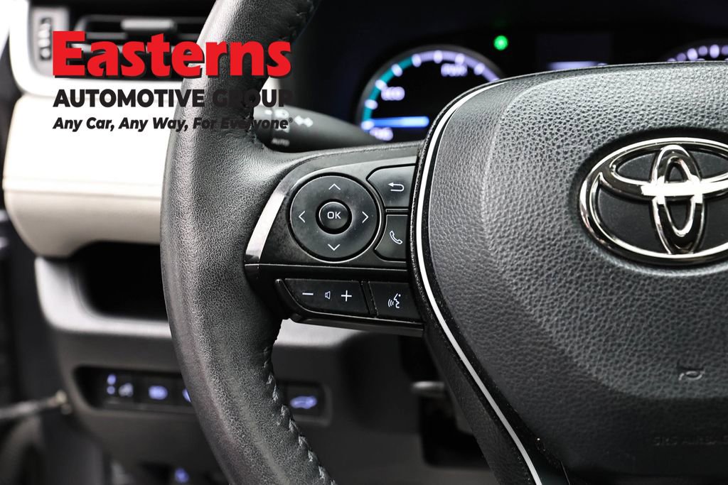 Used 2022 Toyota RAV4 XLE w/ Convenience Package AWD/4WD image 15