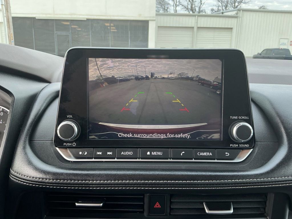 Used 2023 Nissan Rogue SV image 26