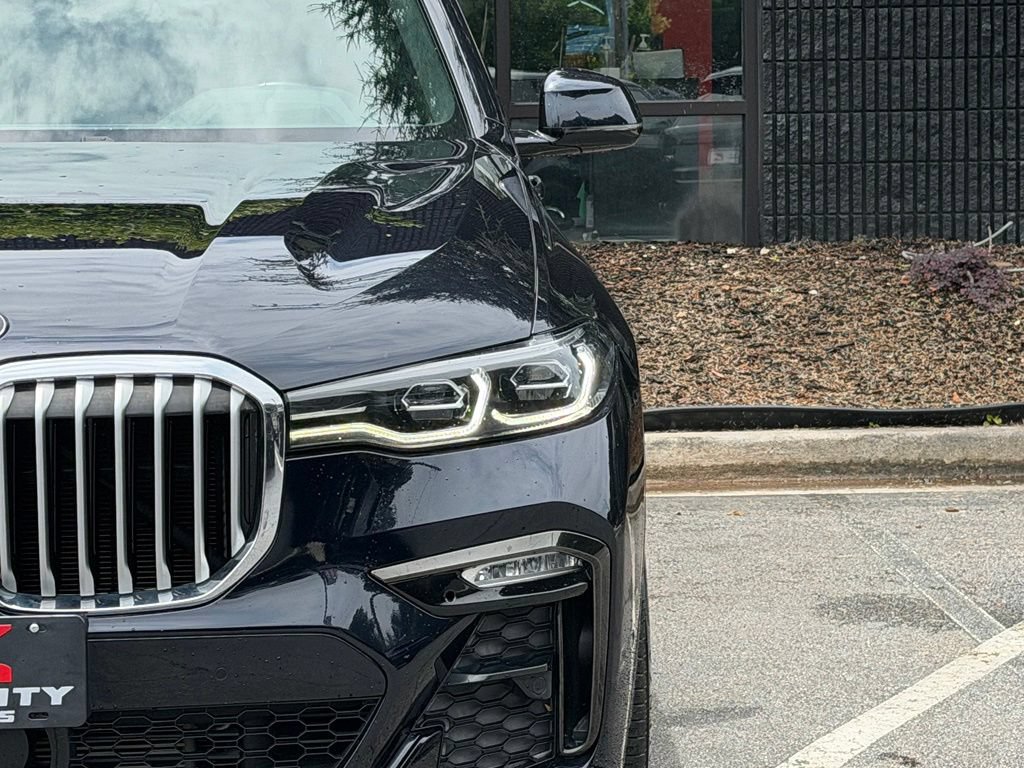 Used 2021 BMW X7 xDrive40i w/ M Sport Package AWD/4WD image 5