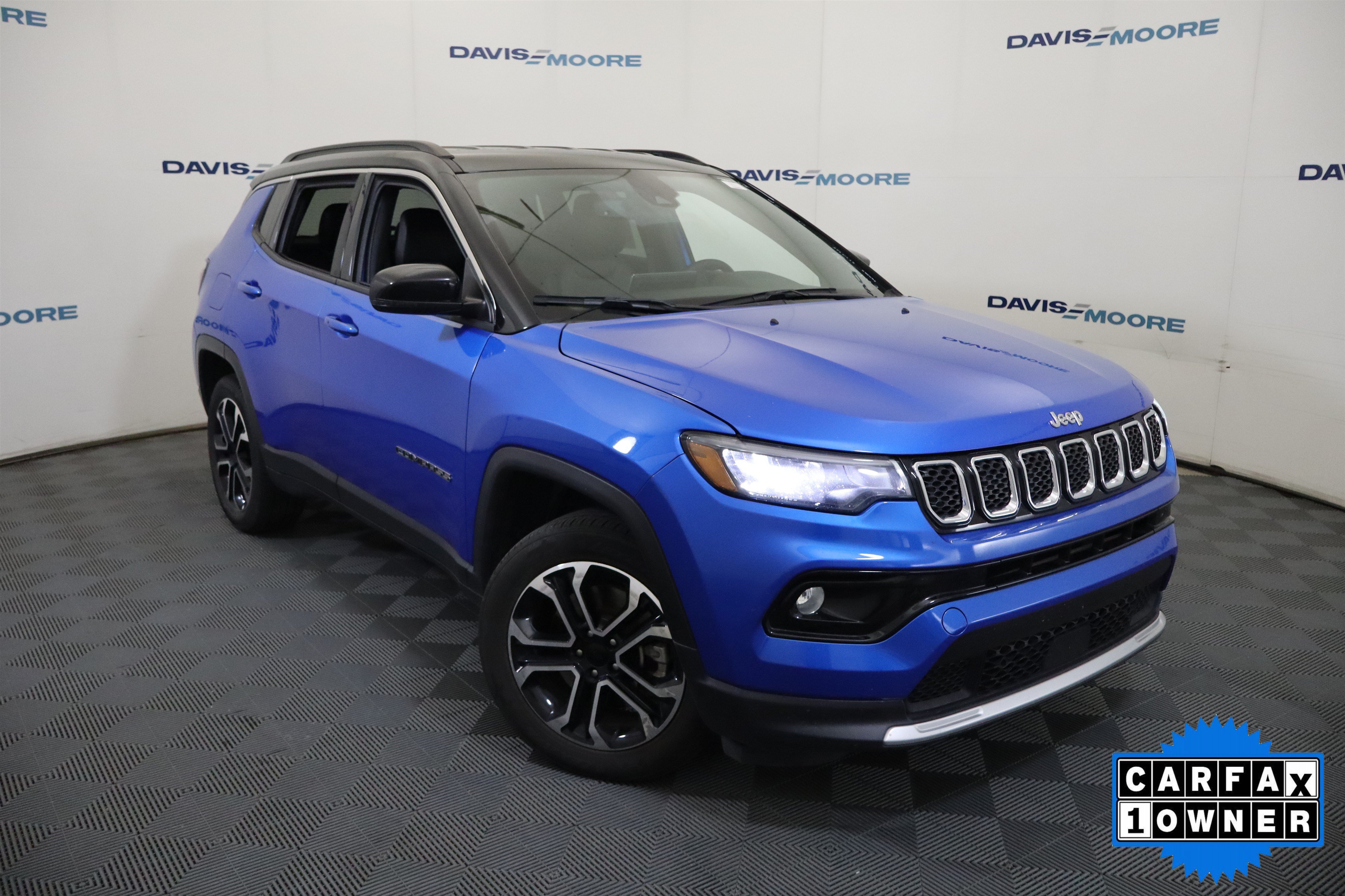 Used 2024 Jeep Compass Limited AWD/4WD image 2