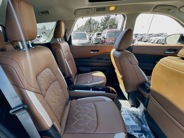 New 2026 Nissan Pathfinder Platinum AWD/4WD image 25
