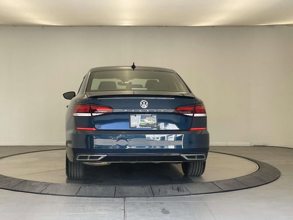 Used 2021 Volkswagen Passat 2.0T R-Line FWD image 4