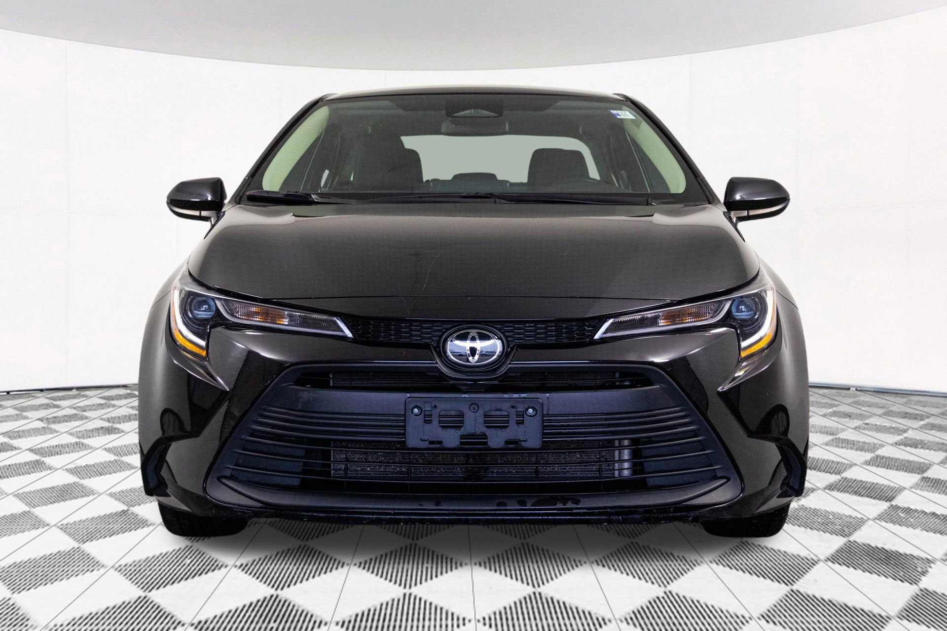Used 2023 Toyota Corolla LE FWD image 7