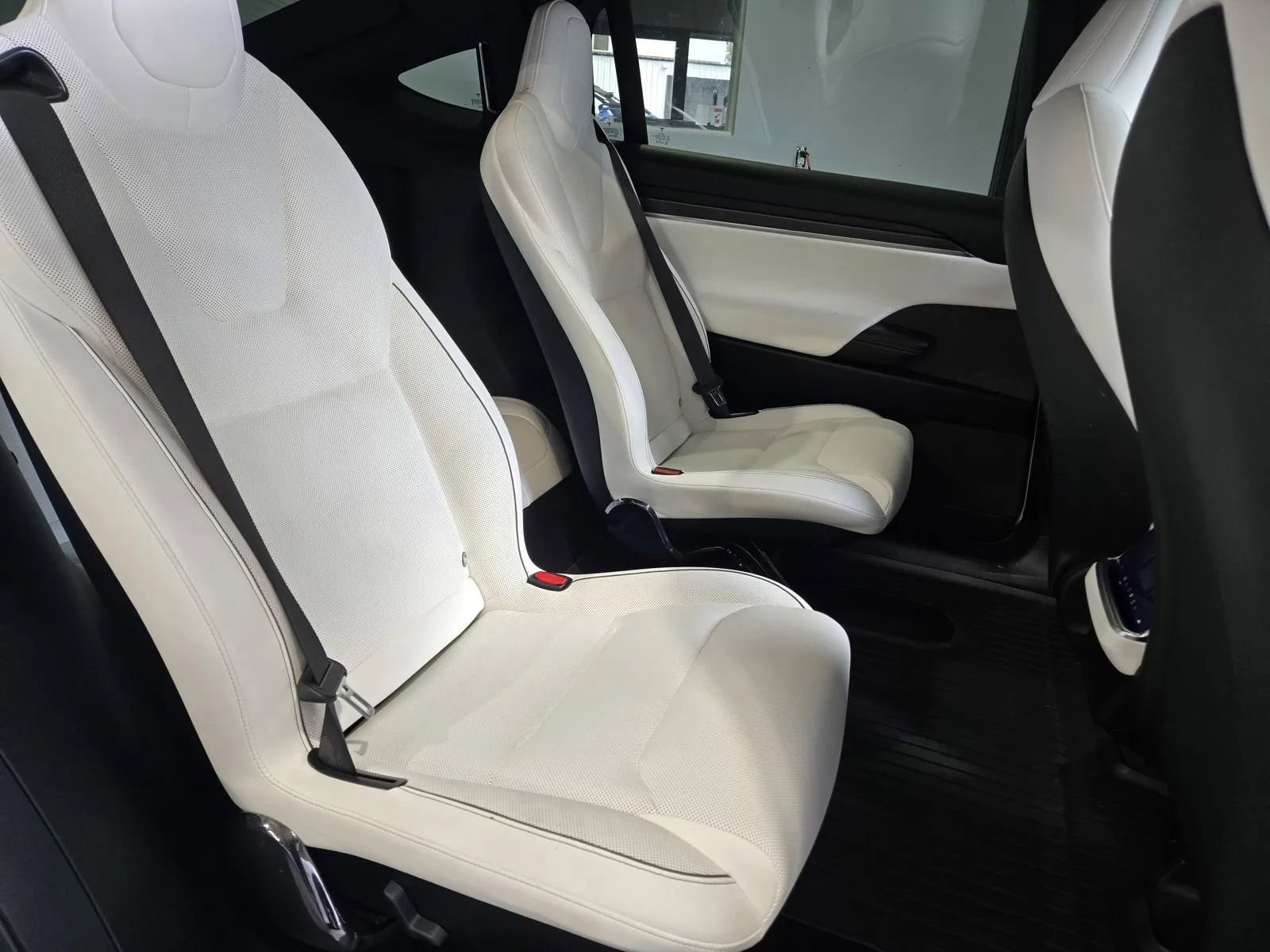 Used 2023 Tesla Model X Plaid image 8
