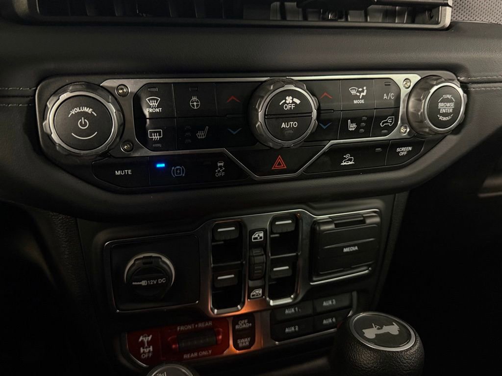 Used 2025 Jeep Wrangler Unlimited Rubicon 4xe w/ Convenience Group image 18