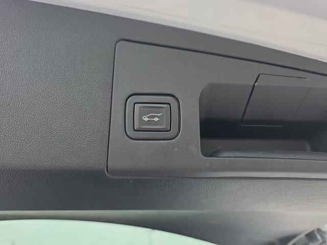 Used 2020 Cadillac XT5 Sportv w/ LPO, Floor Liner Package AWD/4WD image 13