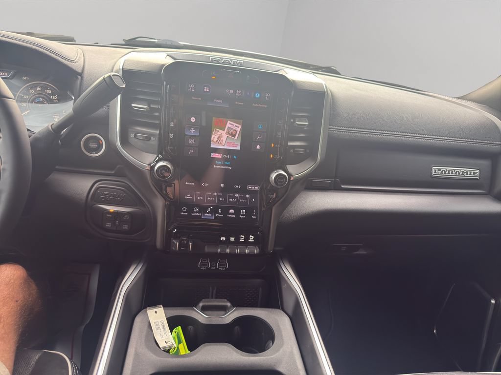 Used 2025 RAM 2500 Laramie AWD/4WD image 28