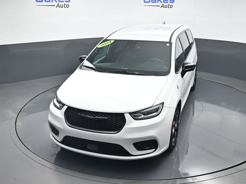 Used 2024 Chrysler Pacifica Select image 49