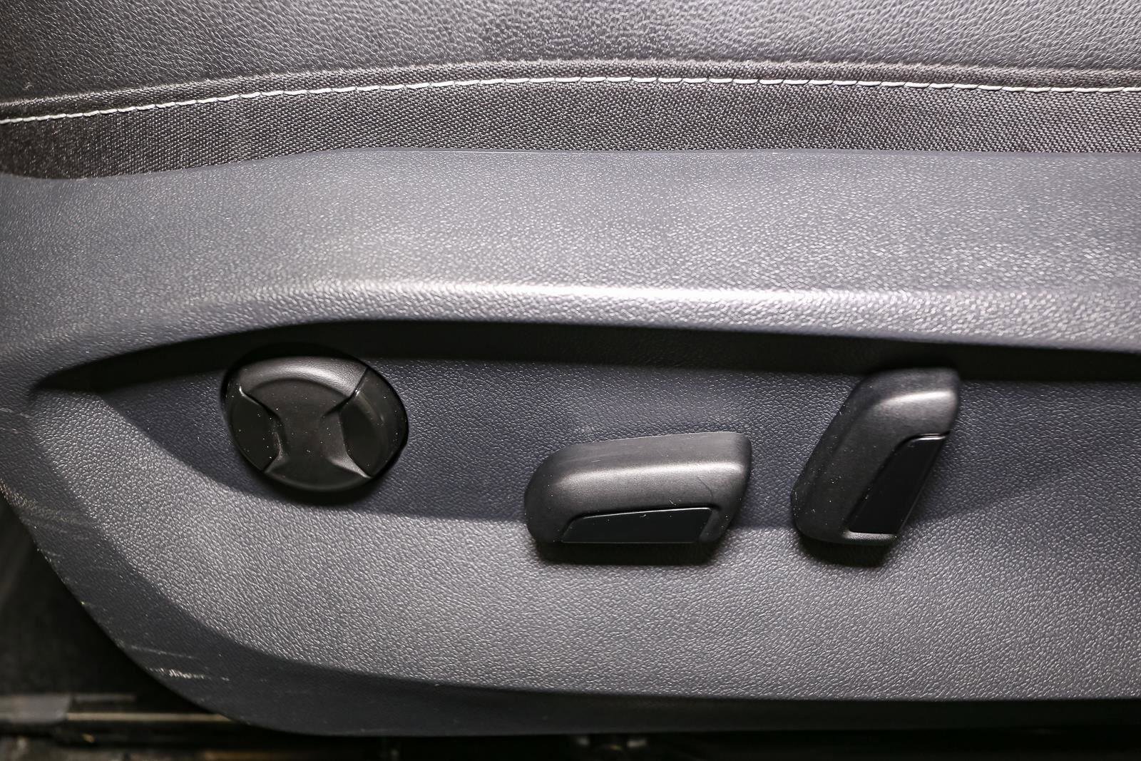 Certified 2024 Volkswagen Taos SEL image 45