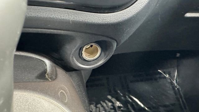 Used 2011 Nissan Juke SV FWD image 27