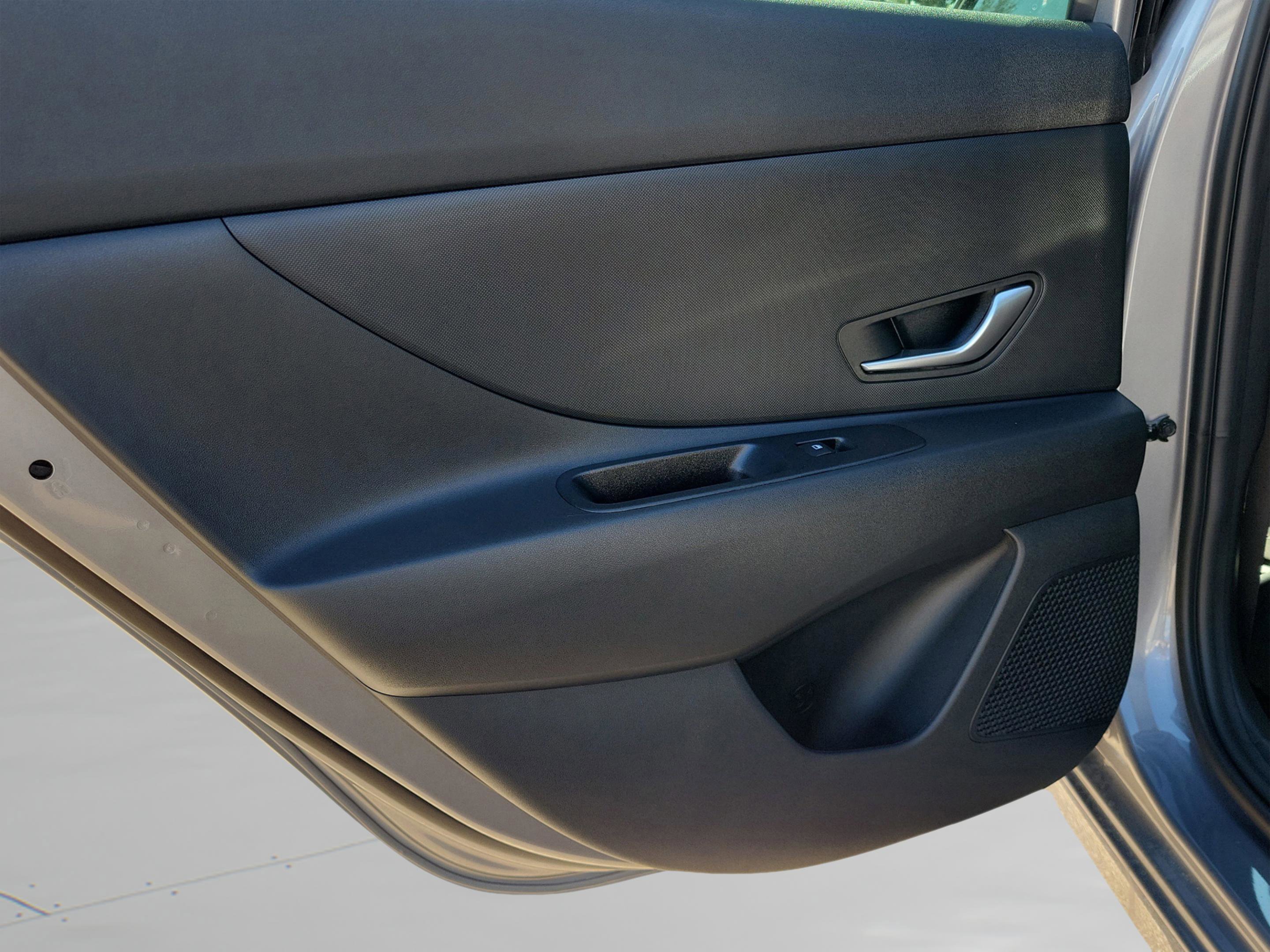 New 2026 Hyundai Elantra Blue image 6