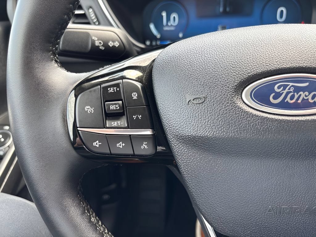Used 2025 Ford Escape Platinum AWD/4WD image 17