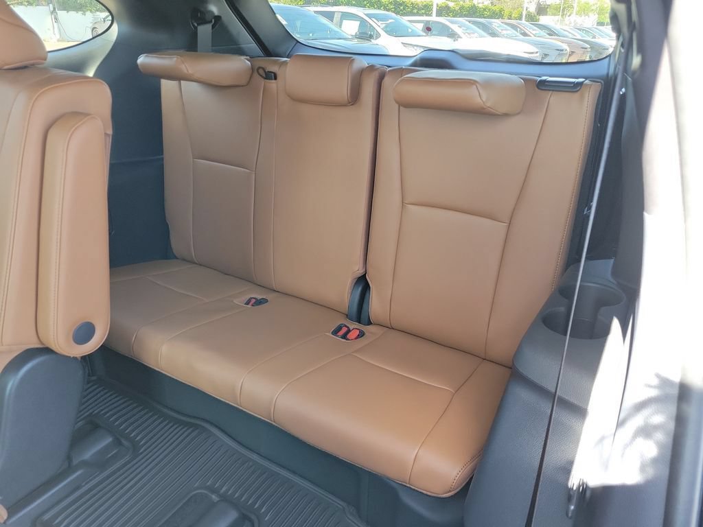 New 2026 Toyota Highlander Platinum AWD/4WD image 14
