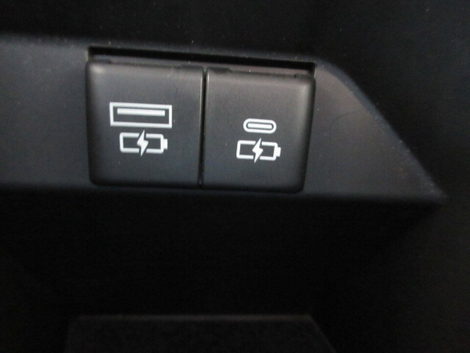 Used 2024 Toyota Camry LE image 27