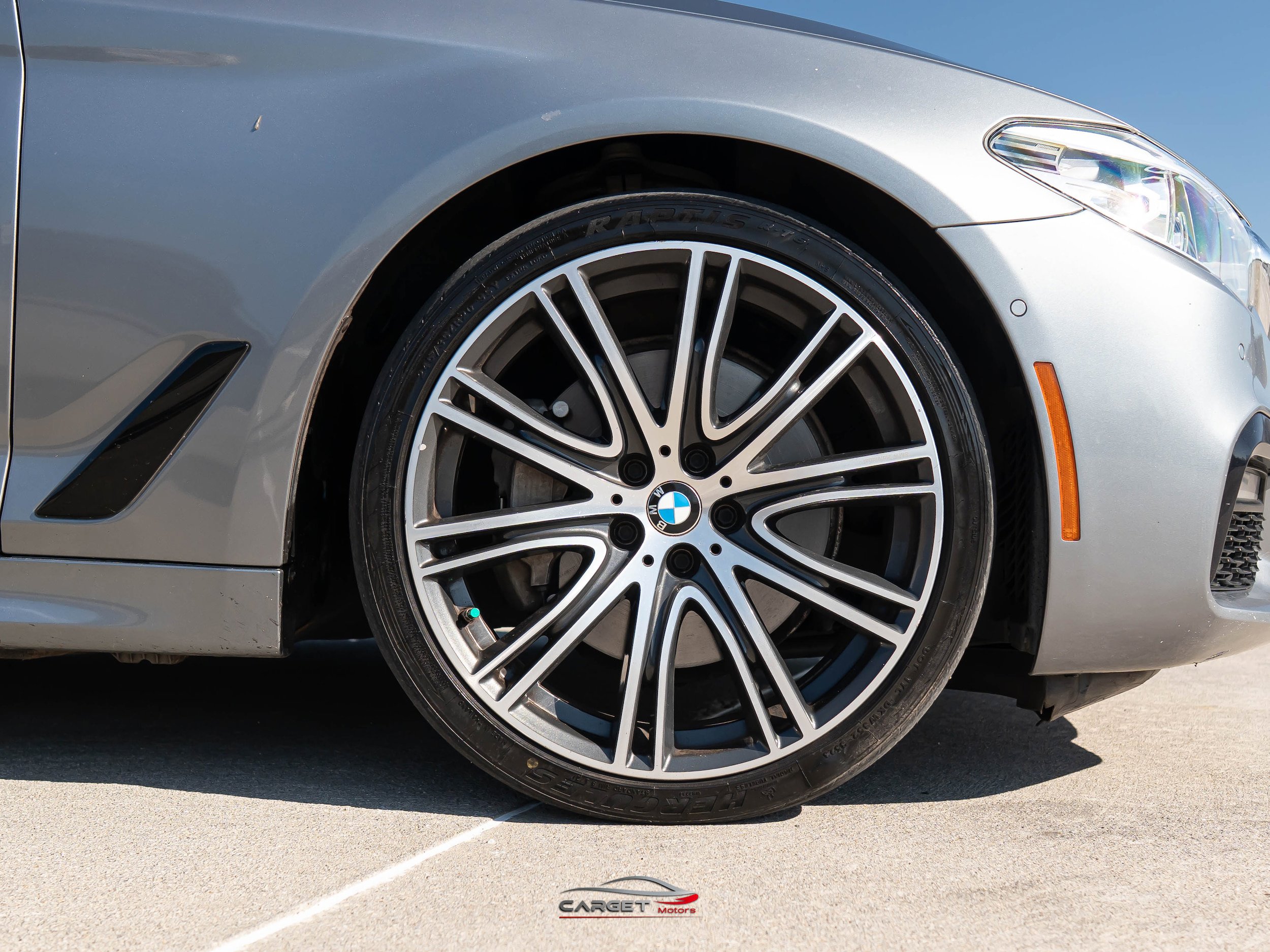 Used 2019 BMW 540i w/ M Sport Package image 9