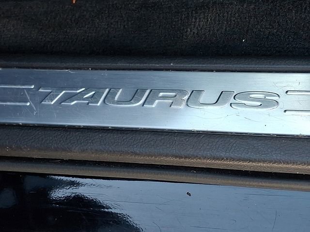 Used 2017 Ford Taurus Limited image 14