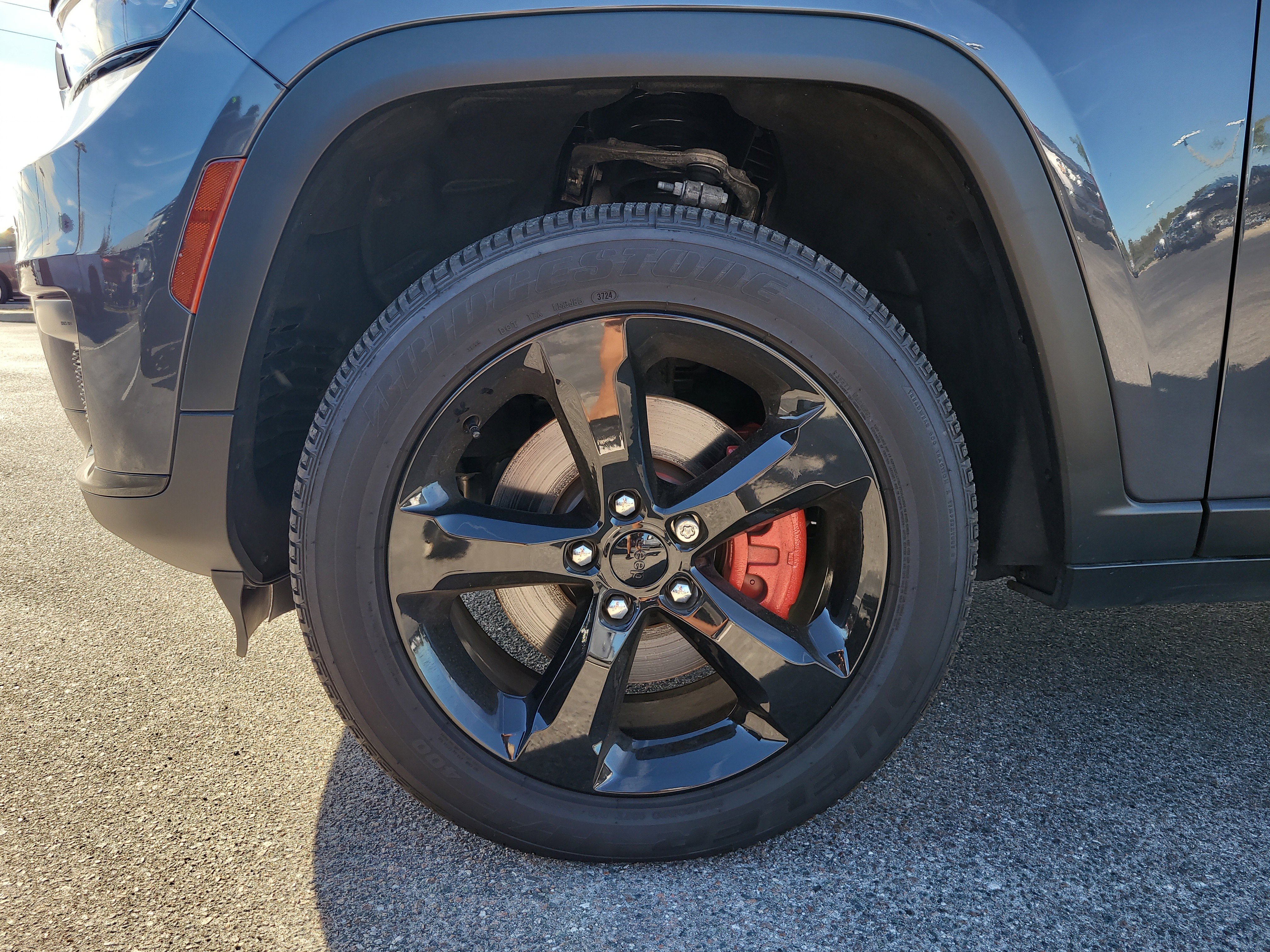 Used 2025 Jeep Grand Cherokee L Laredo image 9