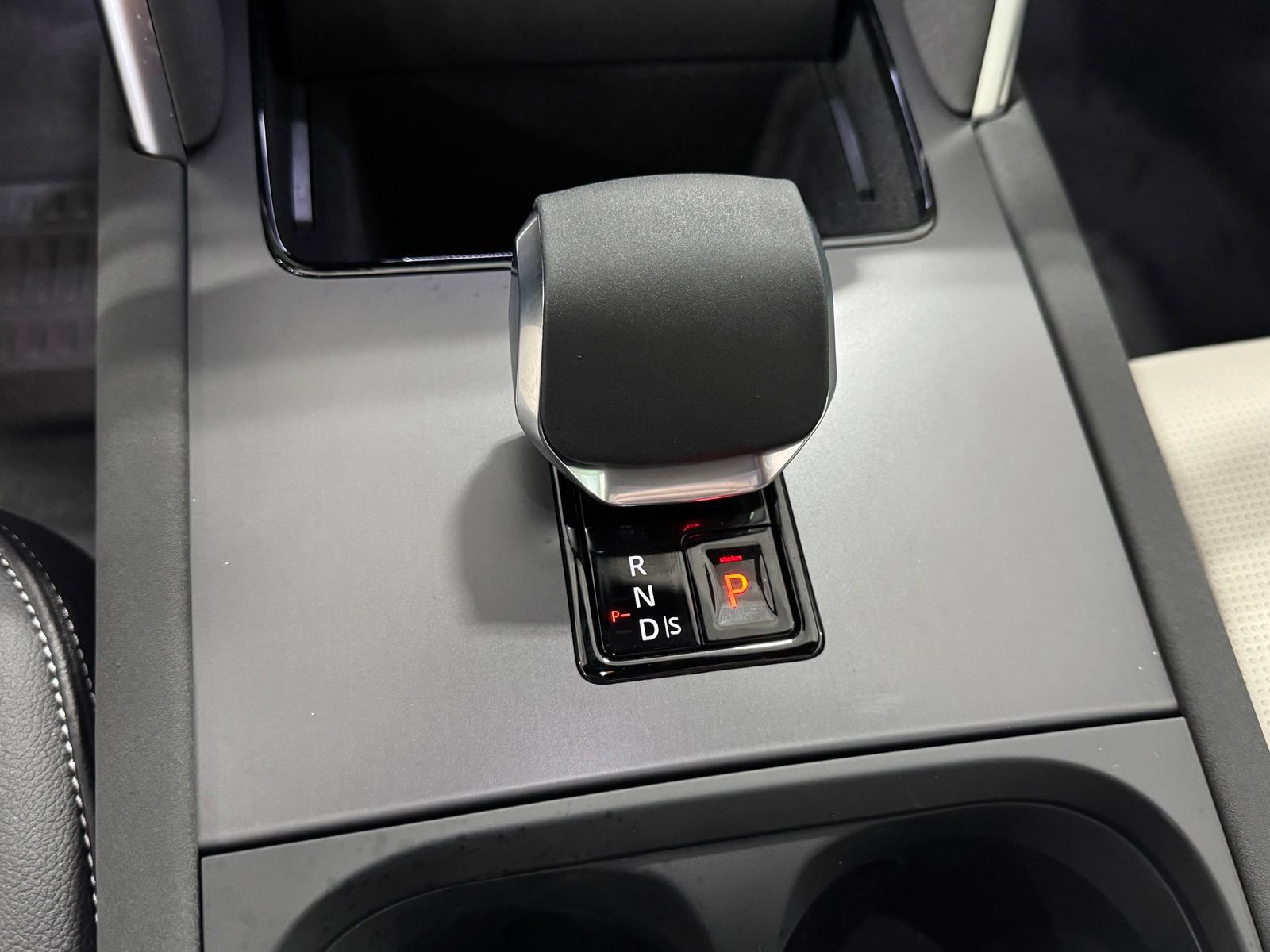 New 2026 Land Rover Discovery Sport Landmark AWD/4WD image 23
