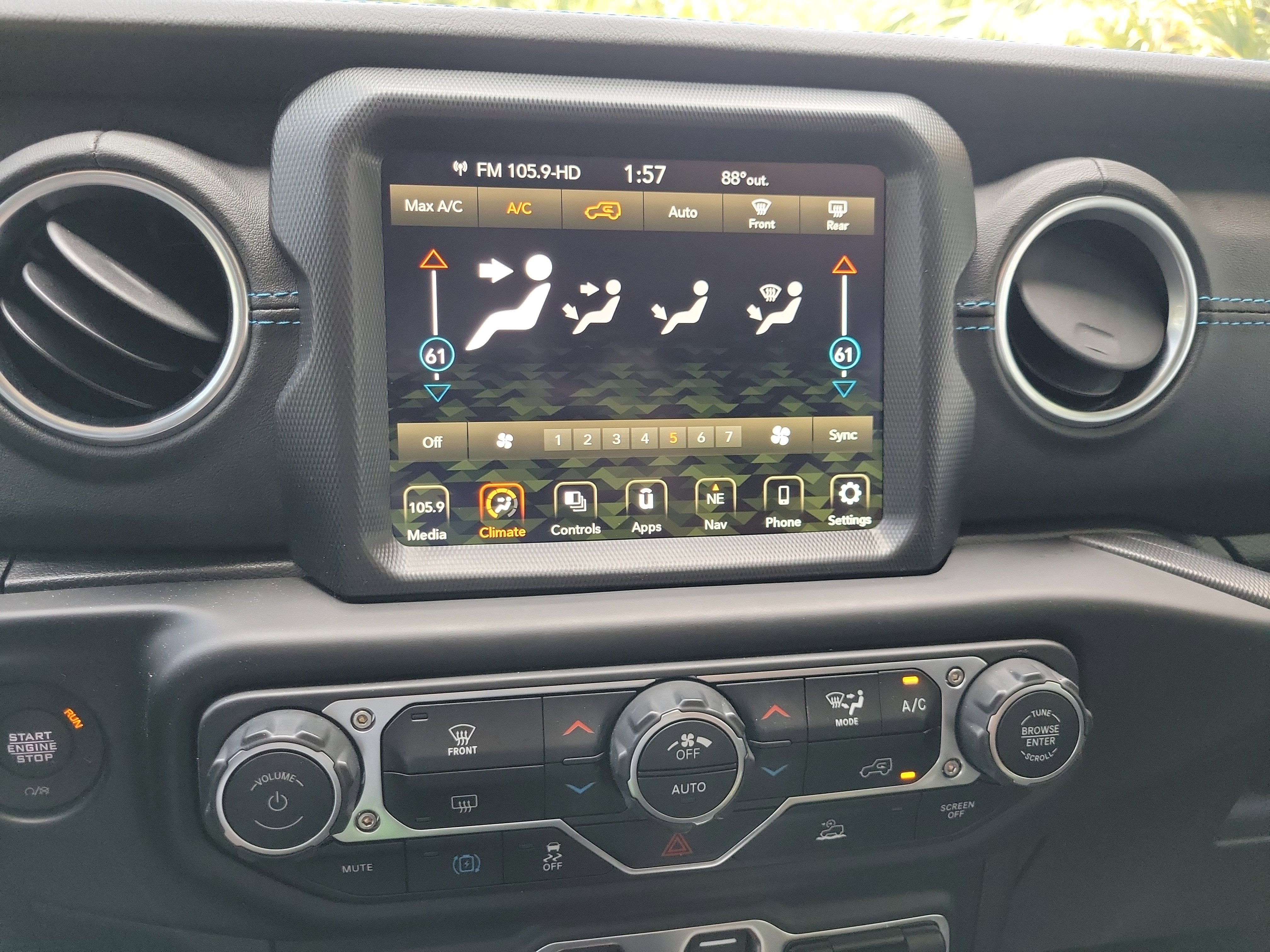 Used 2023 Jeep Wrangler Unlimited Rubicon 4xe AWD/4WD image 22
