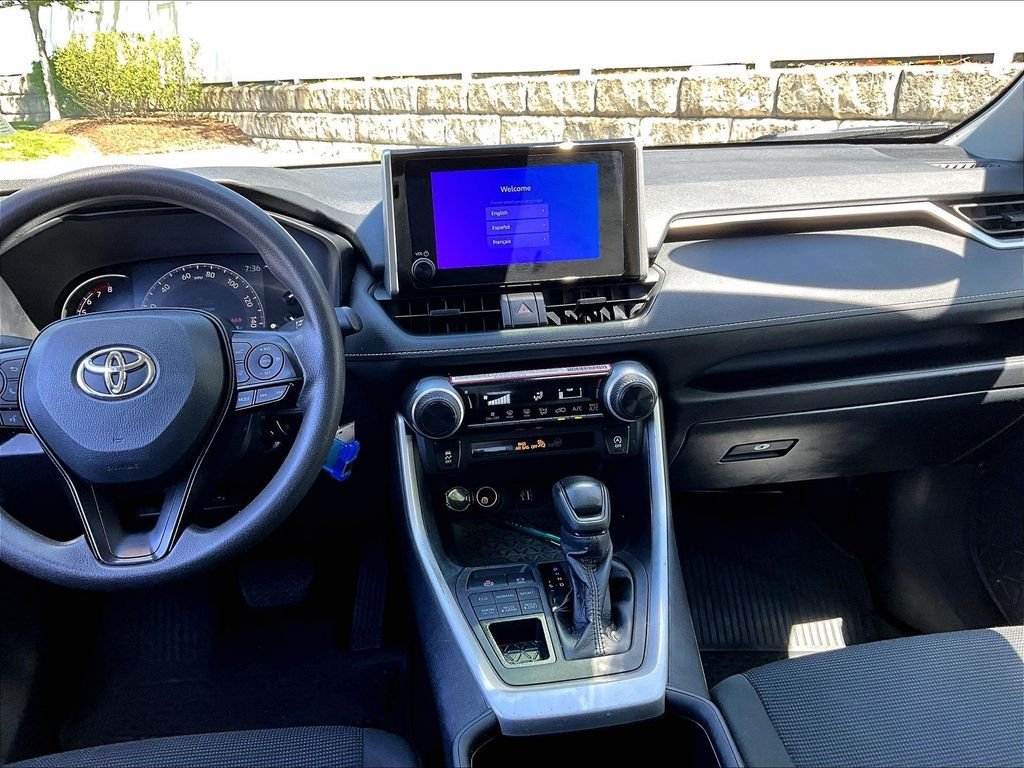 Used 2024 Toyota RAV4 LE AWD/4WD image 18