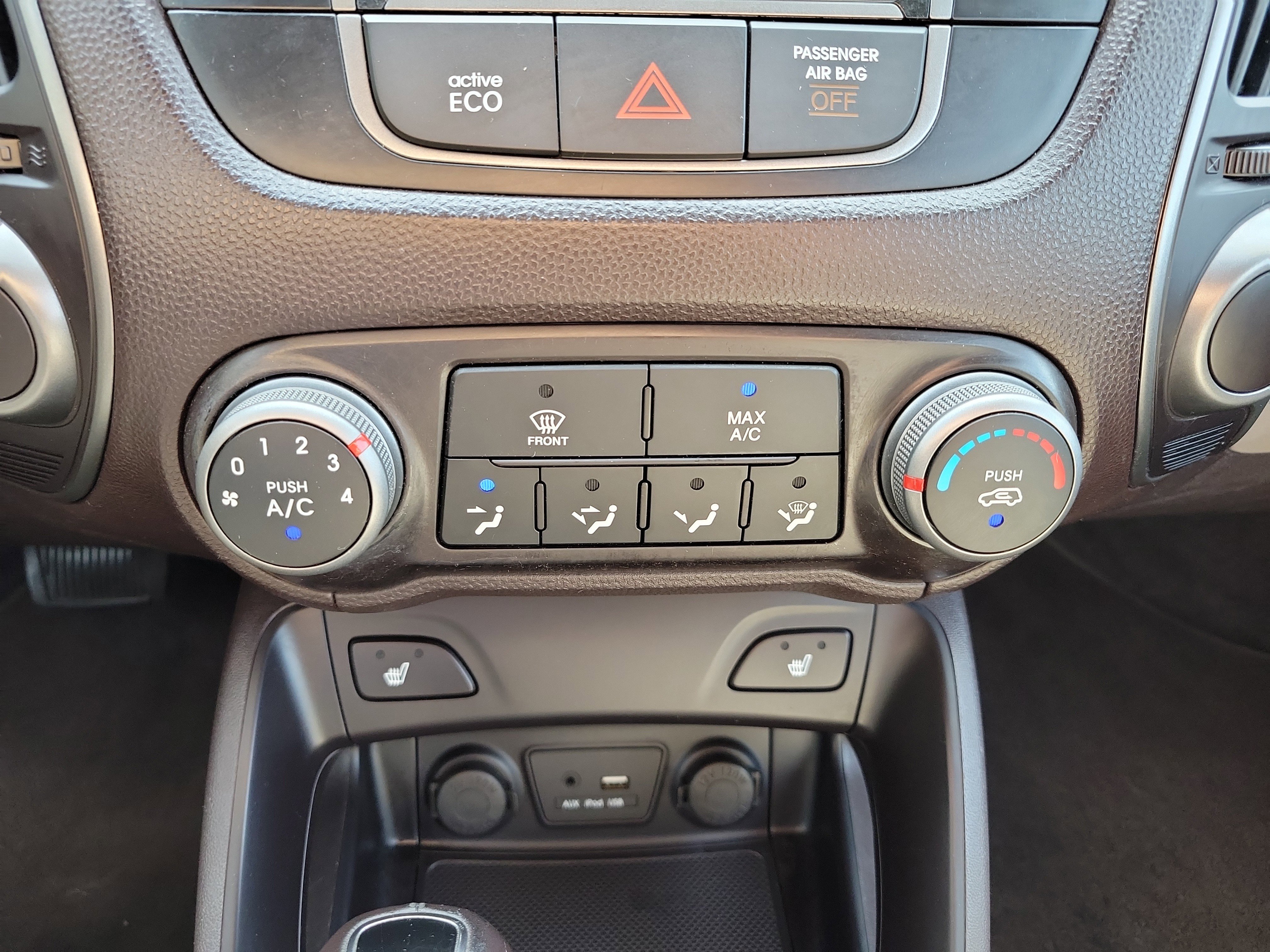 Used 2015 Hyundai Tucson SE AWD/4WD image 32