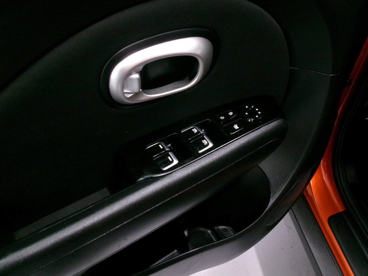 Used 2018 Kia Soul + FWD image 20