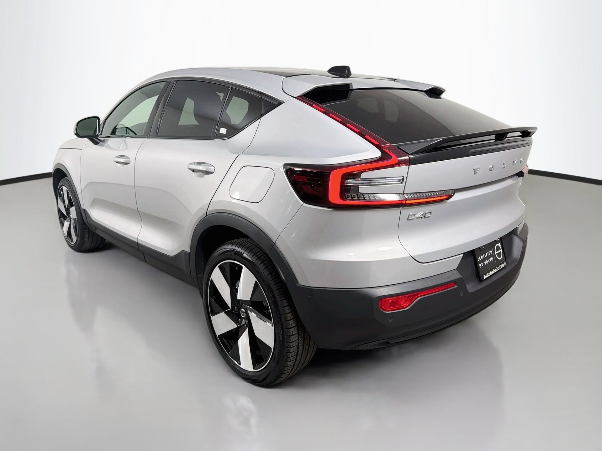 Used 2023 Volvo C40 P8 Recharge Ultimate AWD/4WD image 8