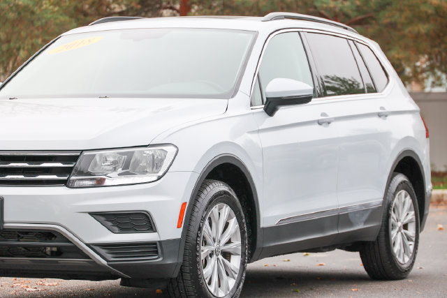 Used 2018 Volkswagen Tiguan SE w/ Panoramic Sunroof Package AWD/4WD image 15