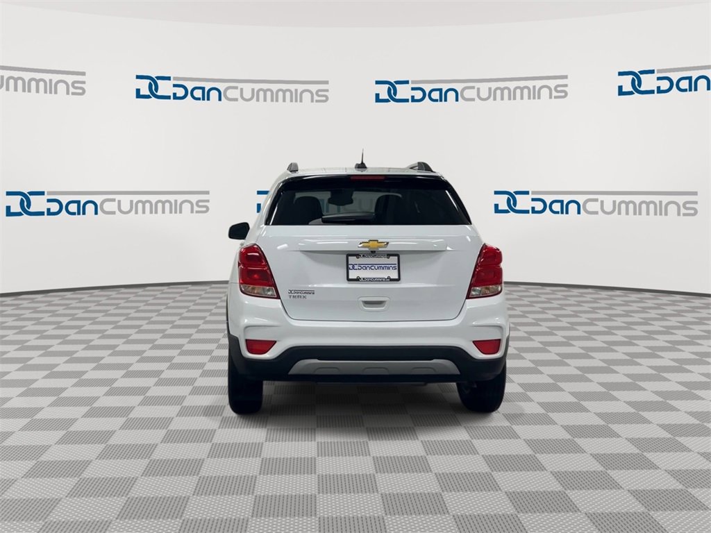 Used 2022 Chevrolet Trax LT w/ LT Convenience Package image 7