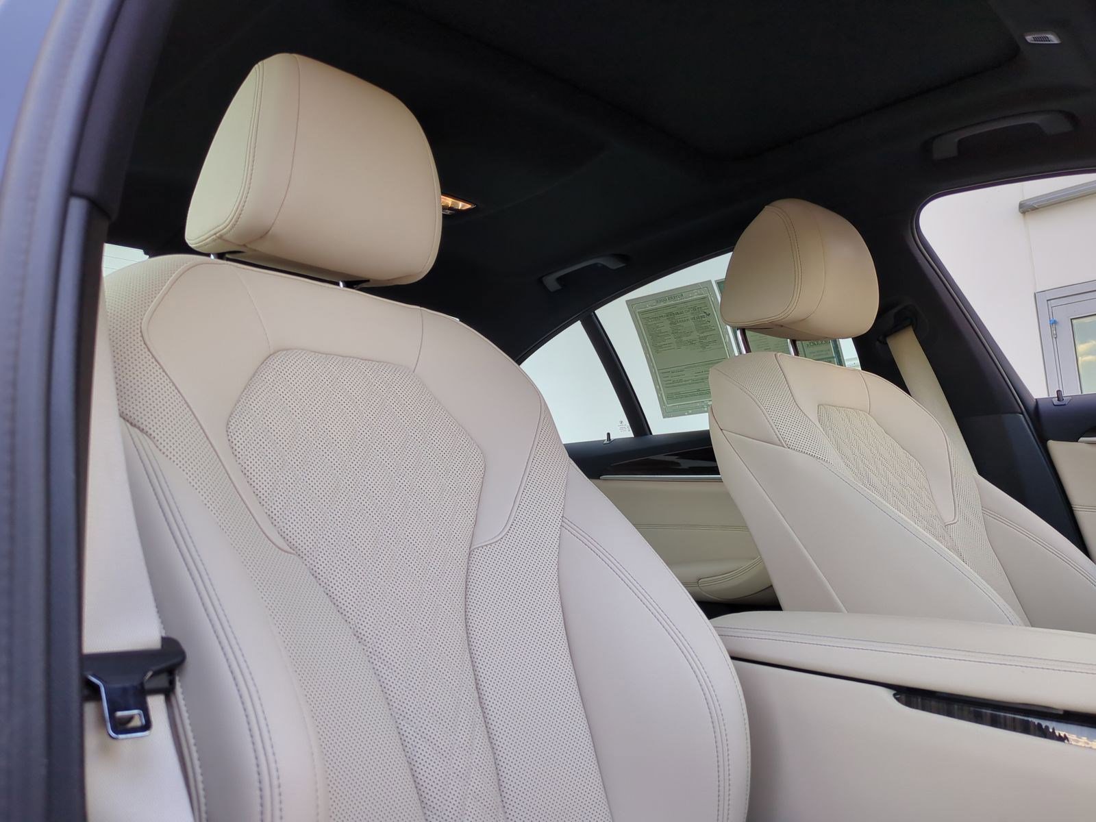 Used 2023 BMW 540i xDrive w/ Premium Package image 33