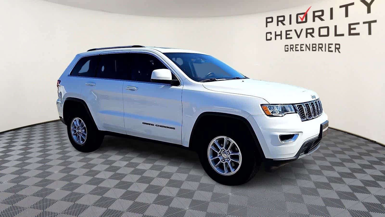 Used 2020 Jeep Grand Cherokee Laredo AWD/4WD image 2