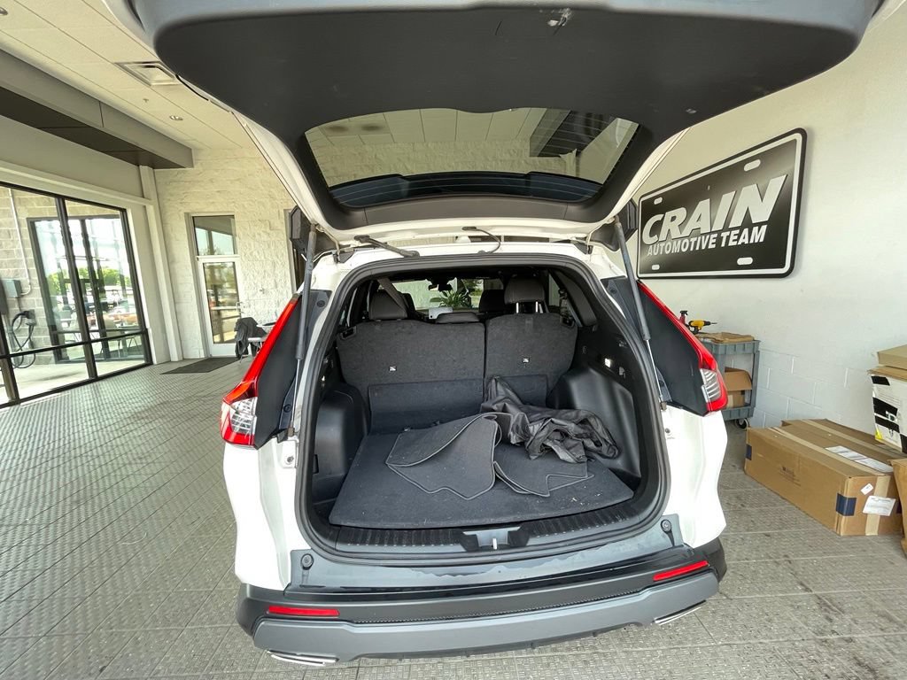 Used 2025 Honda CR-V Sport image 9