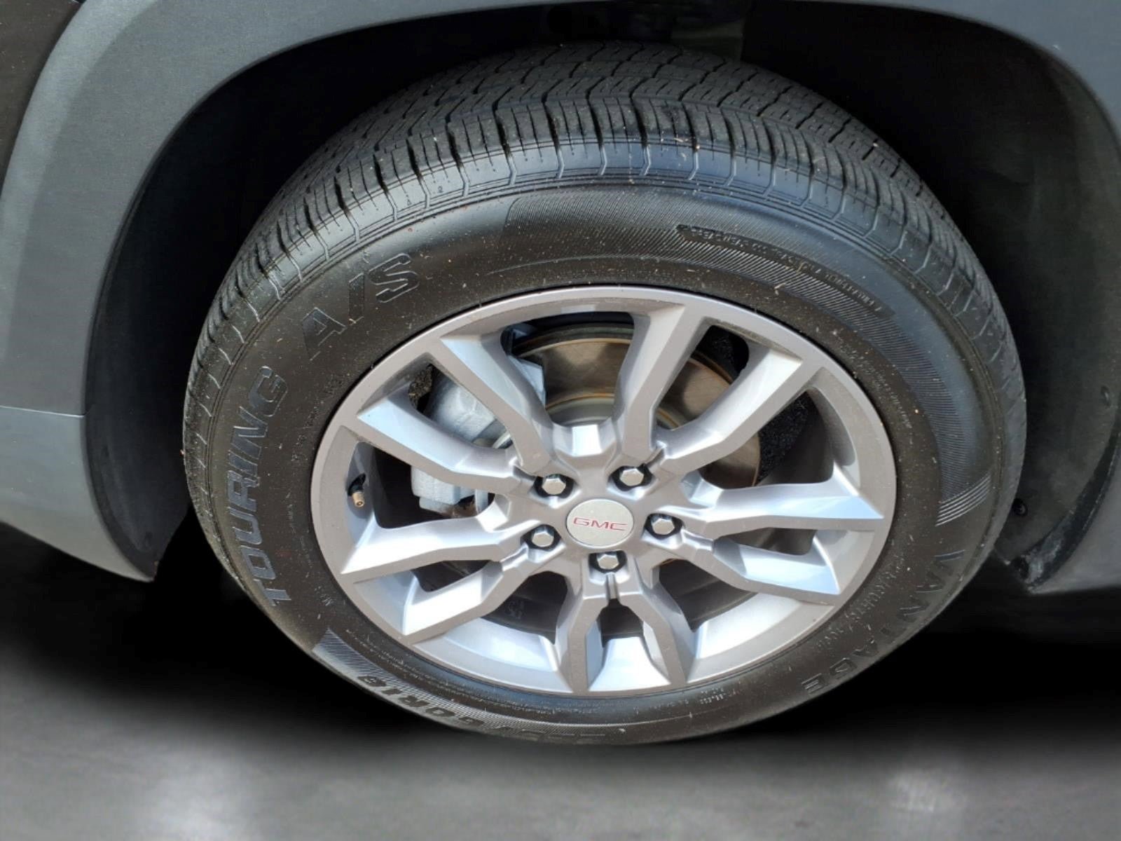 Used 2024 GMC Terrain SLT AWD/4WD image 9