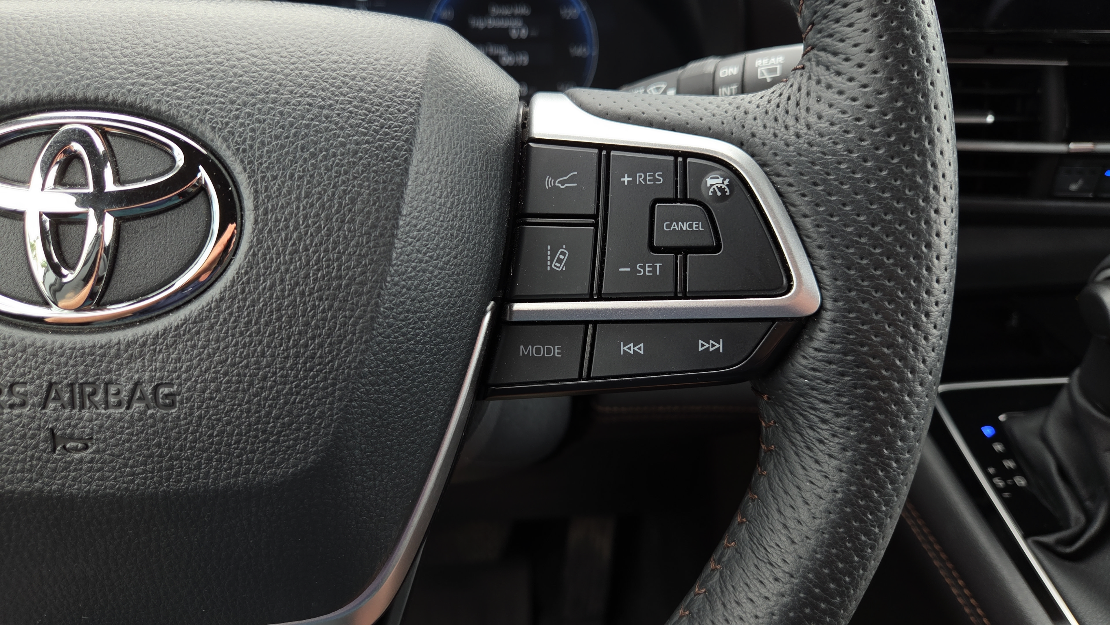 Certified 2025 Toyota Sienna Platinum AWD/4WD image 31