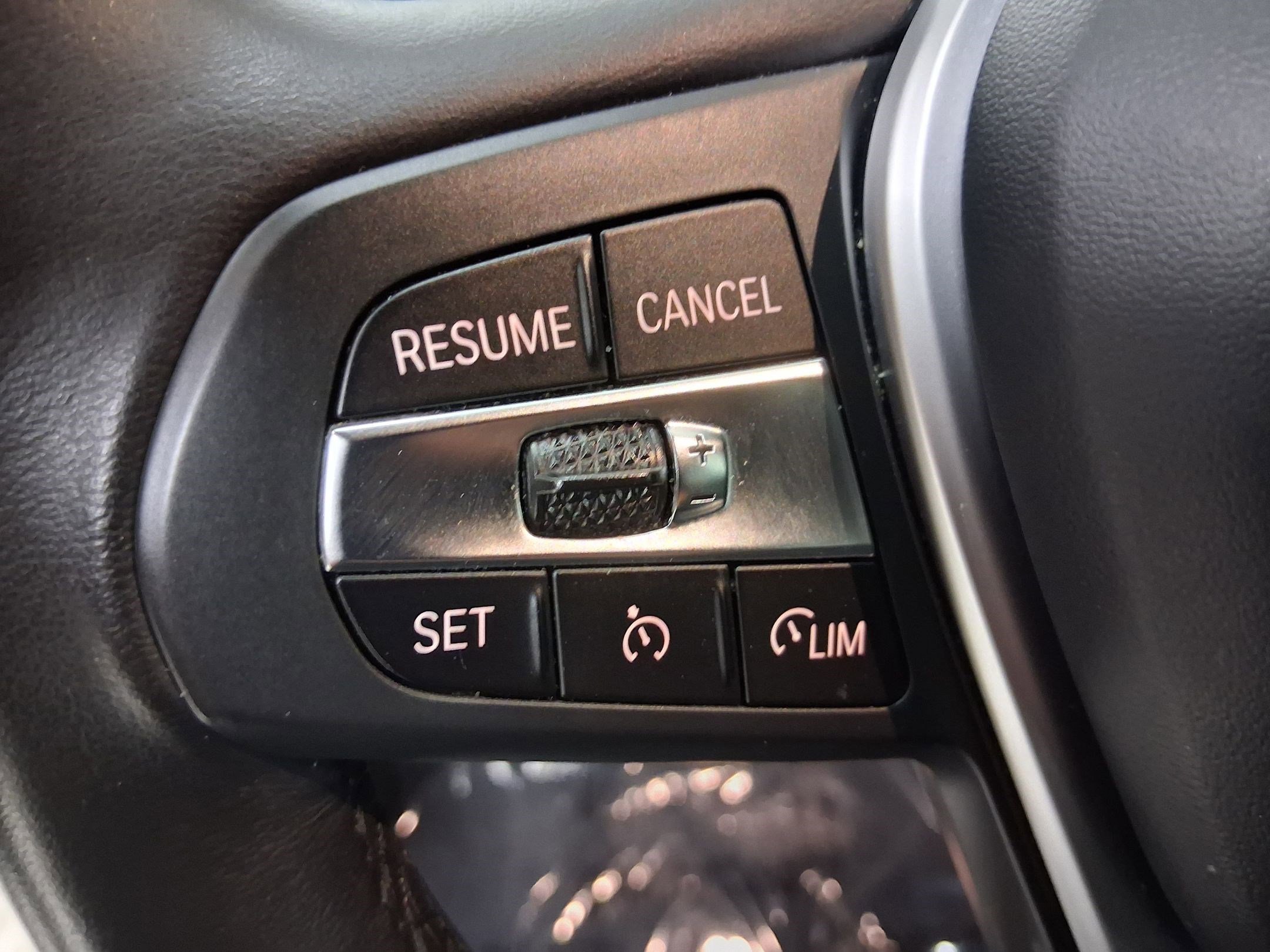 Used 2023 BMW 330i Sedan w/ Premium Package image 16