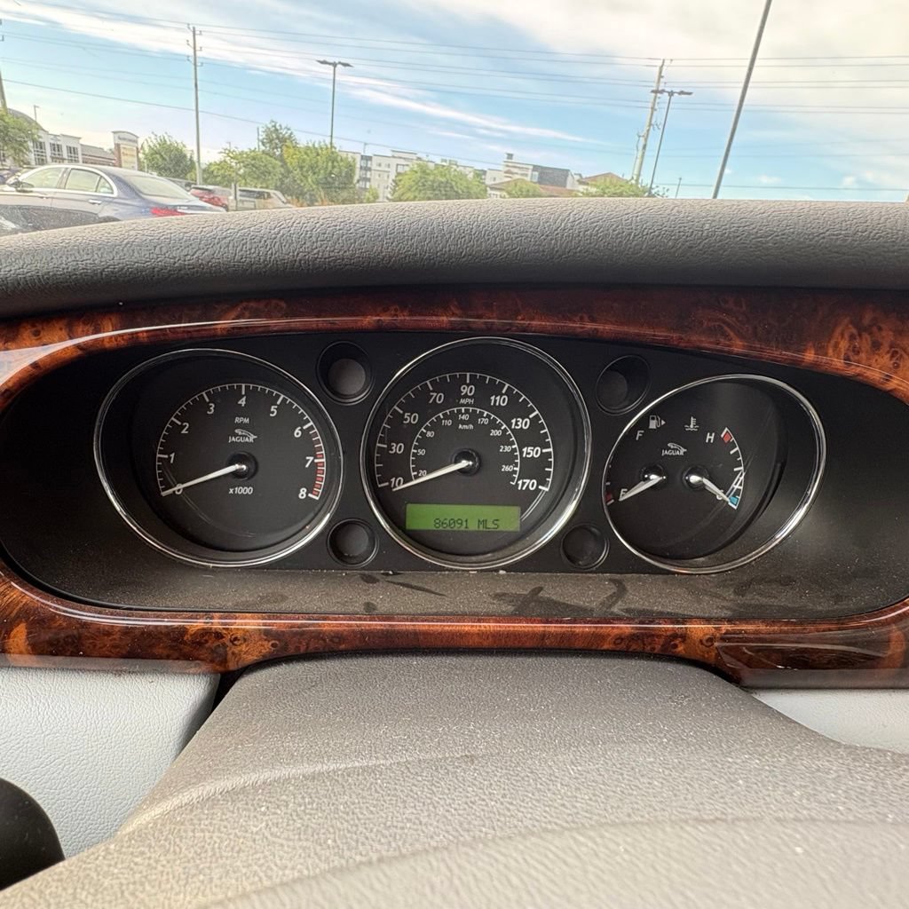 Used 2006 Jaguar XJ8 RWD image 11