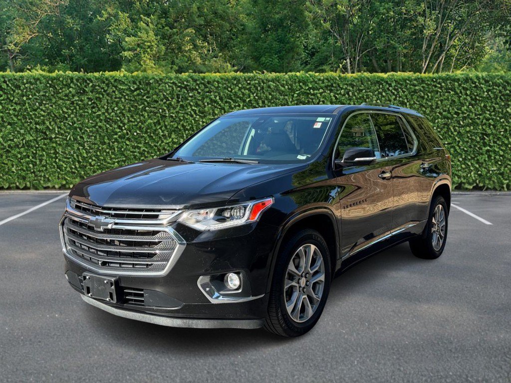 Used 2020 Chevrolet Traverse Premier w/ LPO, Blackout Package FWD image 8