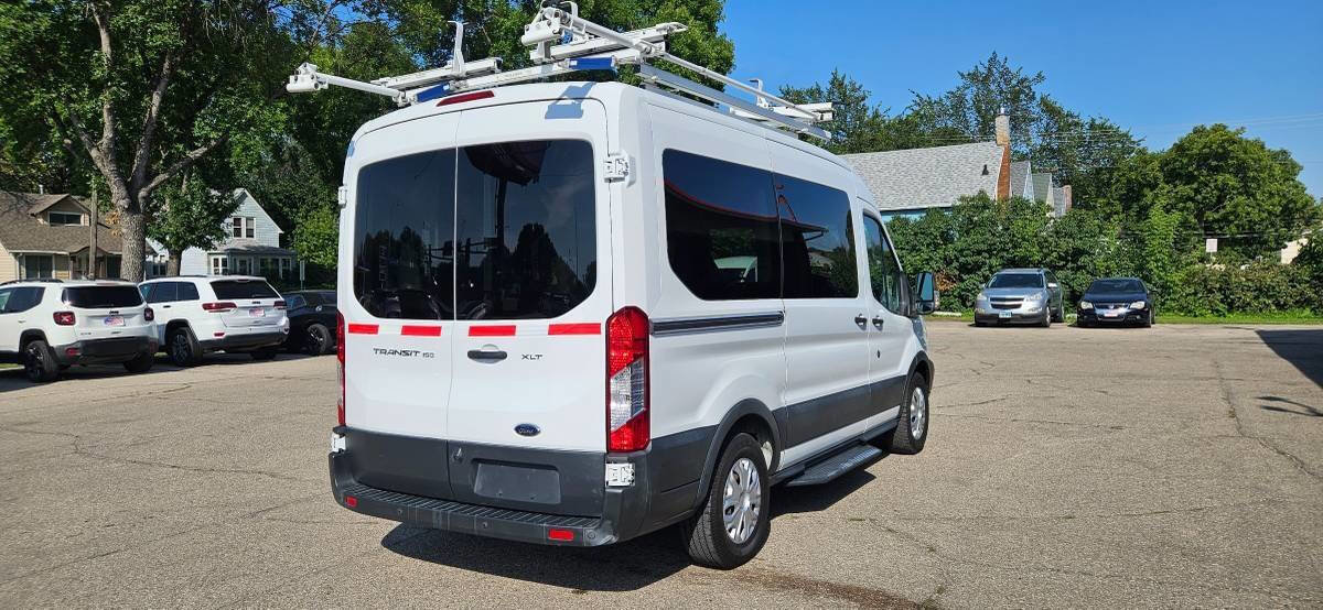 Used 2017 Ford Transit 150 XLT RWD image 5