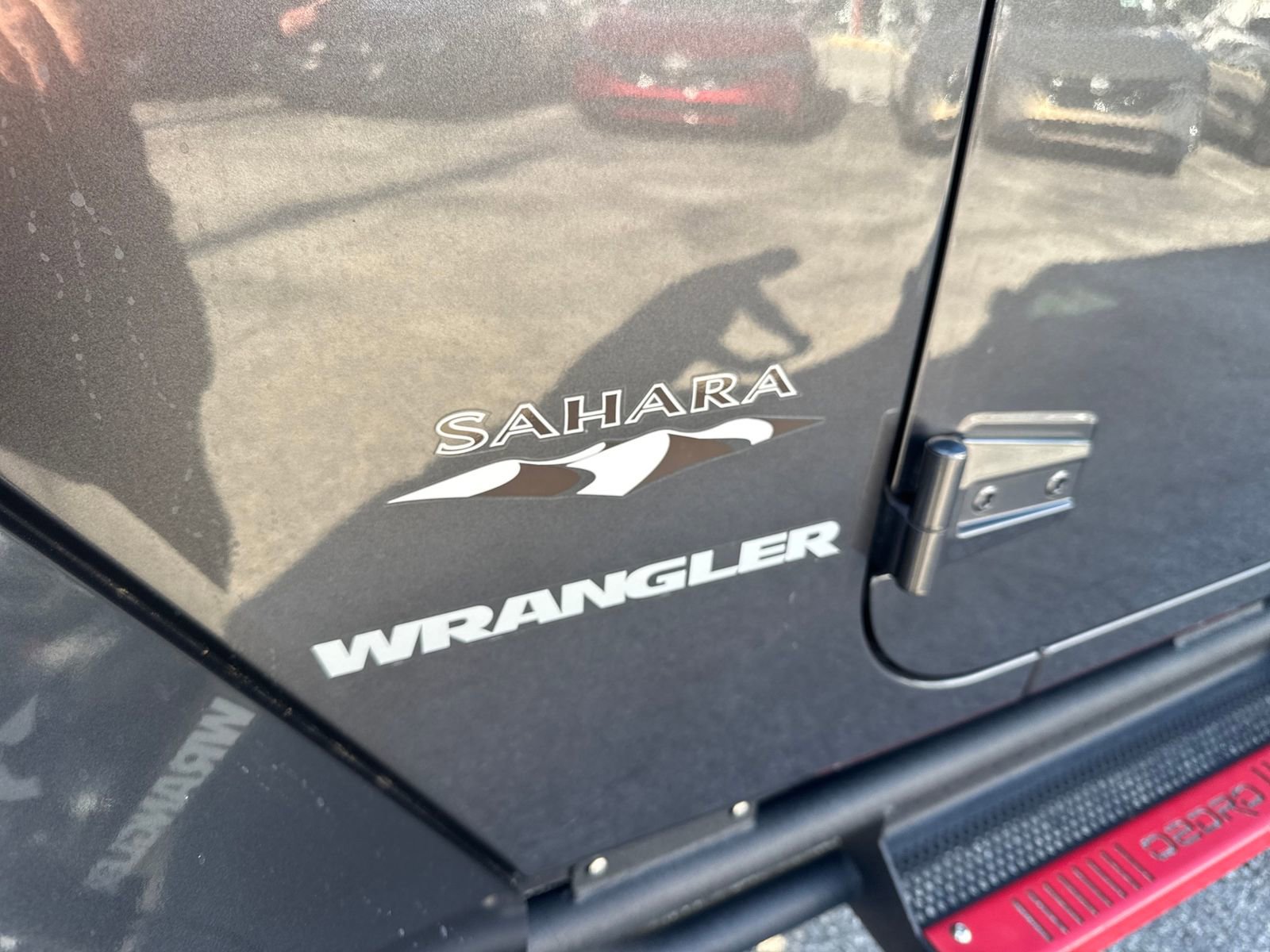 Used 2017 Jeep Wrangler Sahara w/ Connectivity Group AWD/4WD image 11