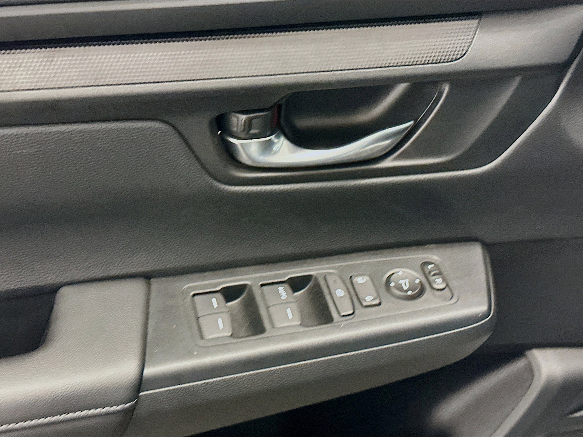 Used 2025 Honda CR-V LX image 15