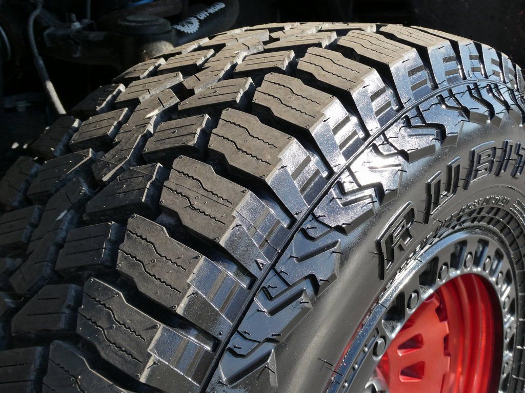 Used 2023 Toyota Tacoma TRD Off-Road w/ TRD Premium Off Road Package AWD/4WD image 17